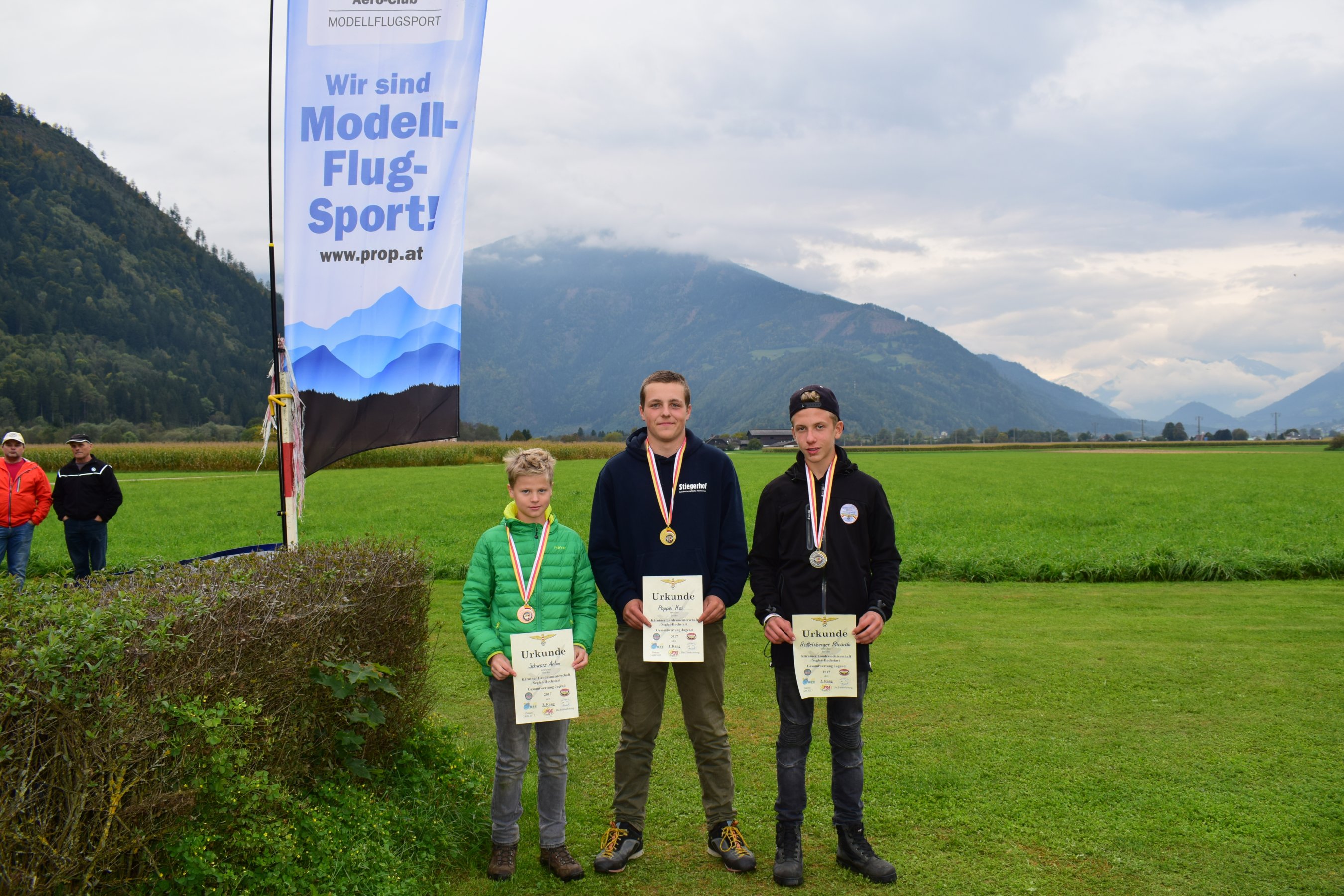 Die Sieger der Jugendklasse, v.l.n.r.: Anton Schwarz, Kai Poppel, Ricardo Raffelsberger